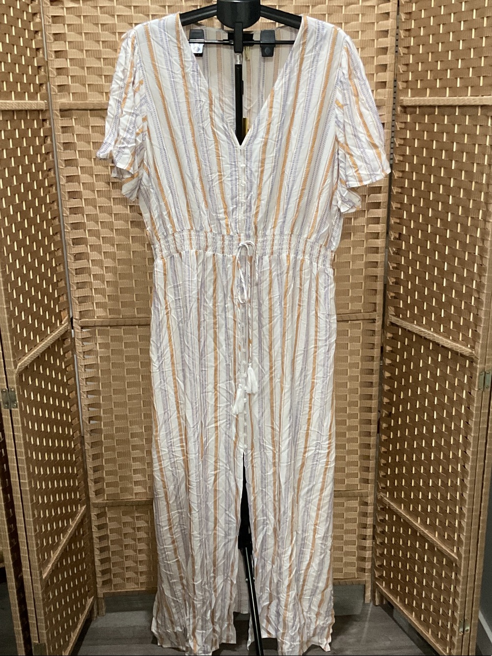 Alexia Admor White & Tan Striped Maxi Dress